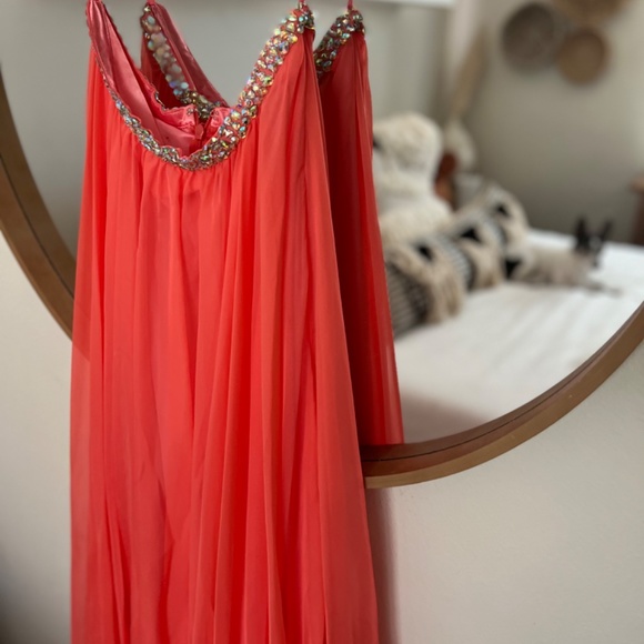 La Femme Prom Dress - Picture 14 of 16